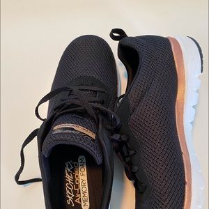 Skechers Lite-weight Size 9.5 ~Black with Rose Gold ~Worn once indoor